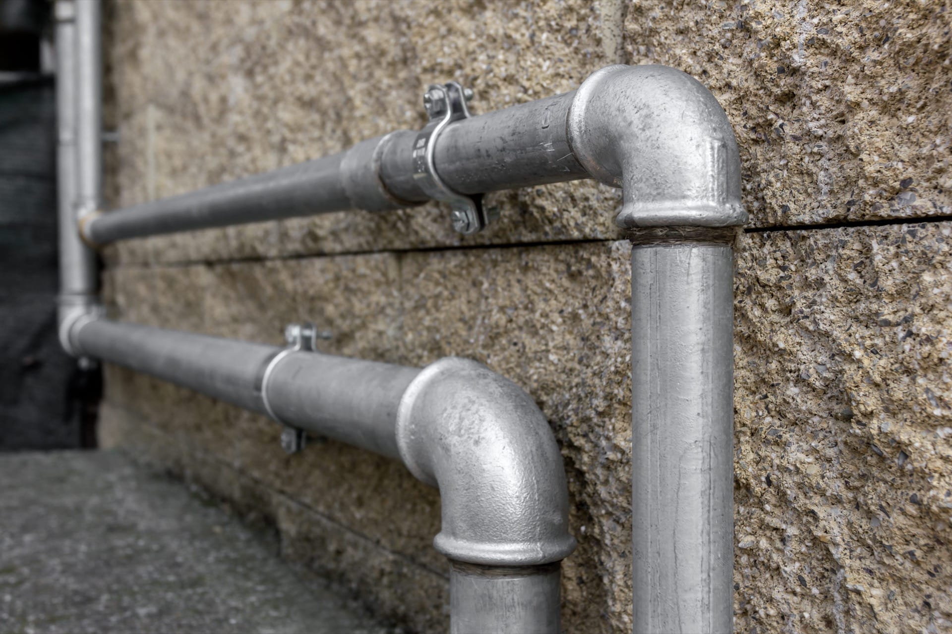 metal plumbing pipes